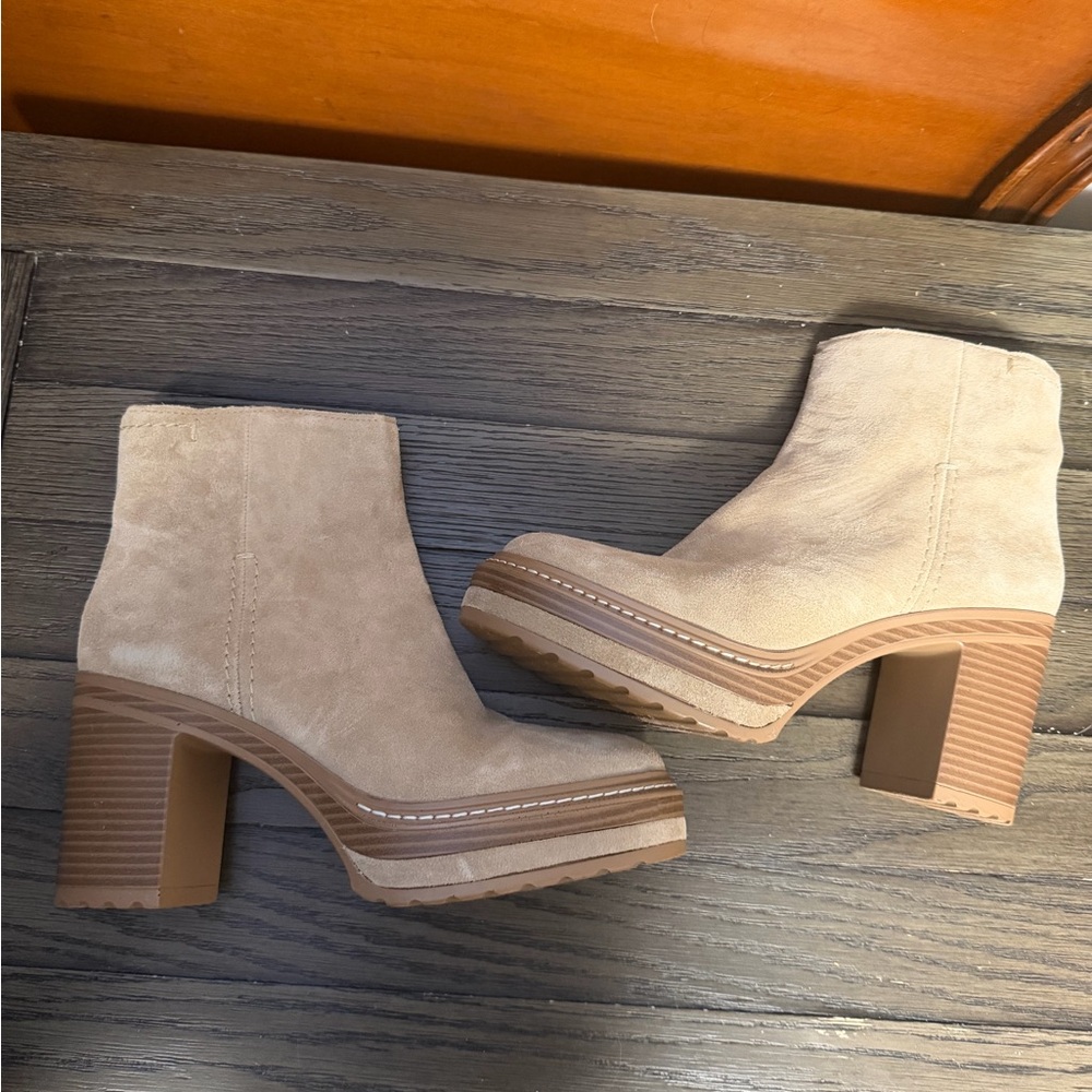 Steve Madden Shaniya Suede platform boots